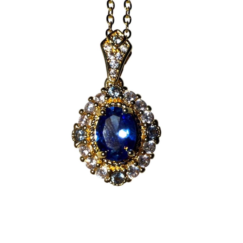 NWT Beautiful Goldtone Faux Sapphire And Rhinestone Pendant